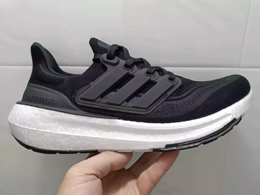 Adidas Ultraboost Light 23 Black/White