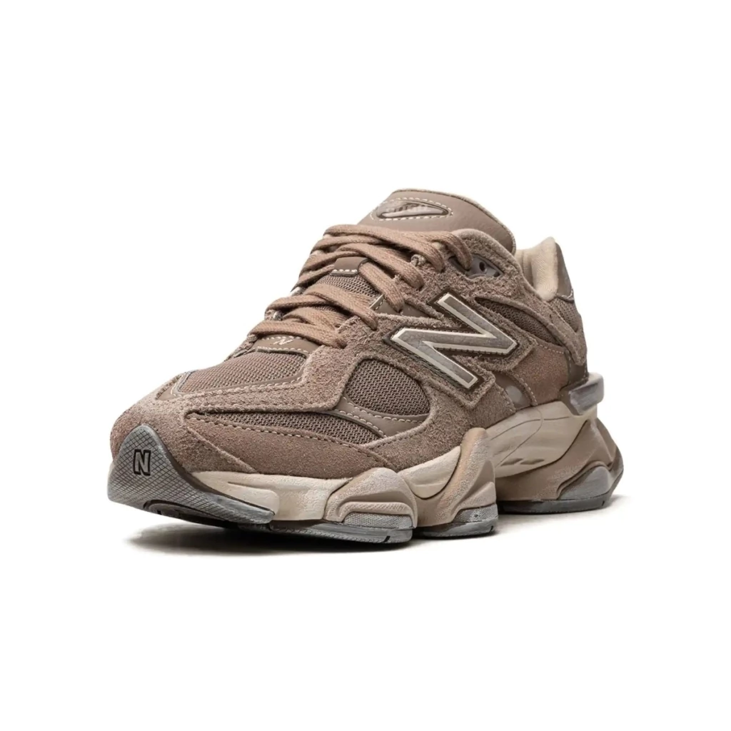 New Balance 9060 « Mushroom Brown »
