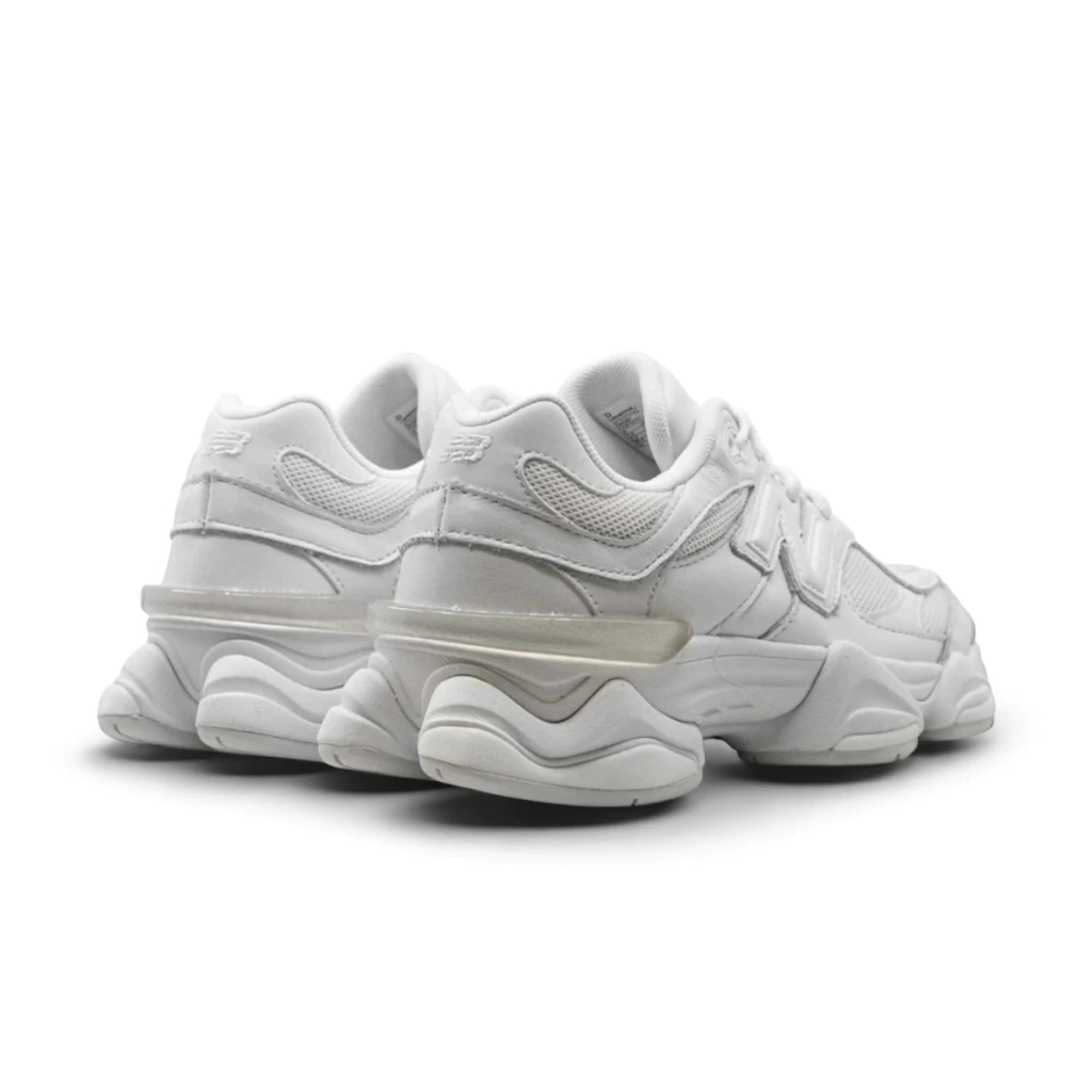 New Balance 9060 entièrement blanches