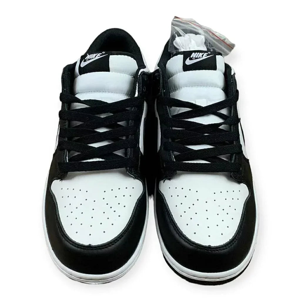 Nike SB Dunk Low Panda
